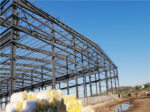 內(nèi)蒙古太仆寺旗<strong>鋼結(jié)構(gòu)廠房</strong>工程